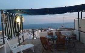 Appartamento rifinito con vista panoramica a 50 mt dal mare